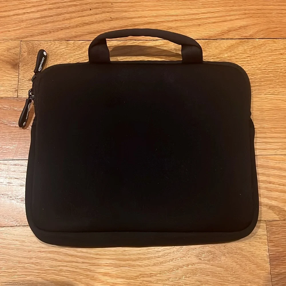 Amazon Basics Padded Tablet Case